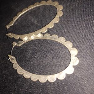 Lucky Brand Silver Scalloped Hoop Earrings
